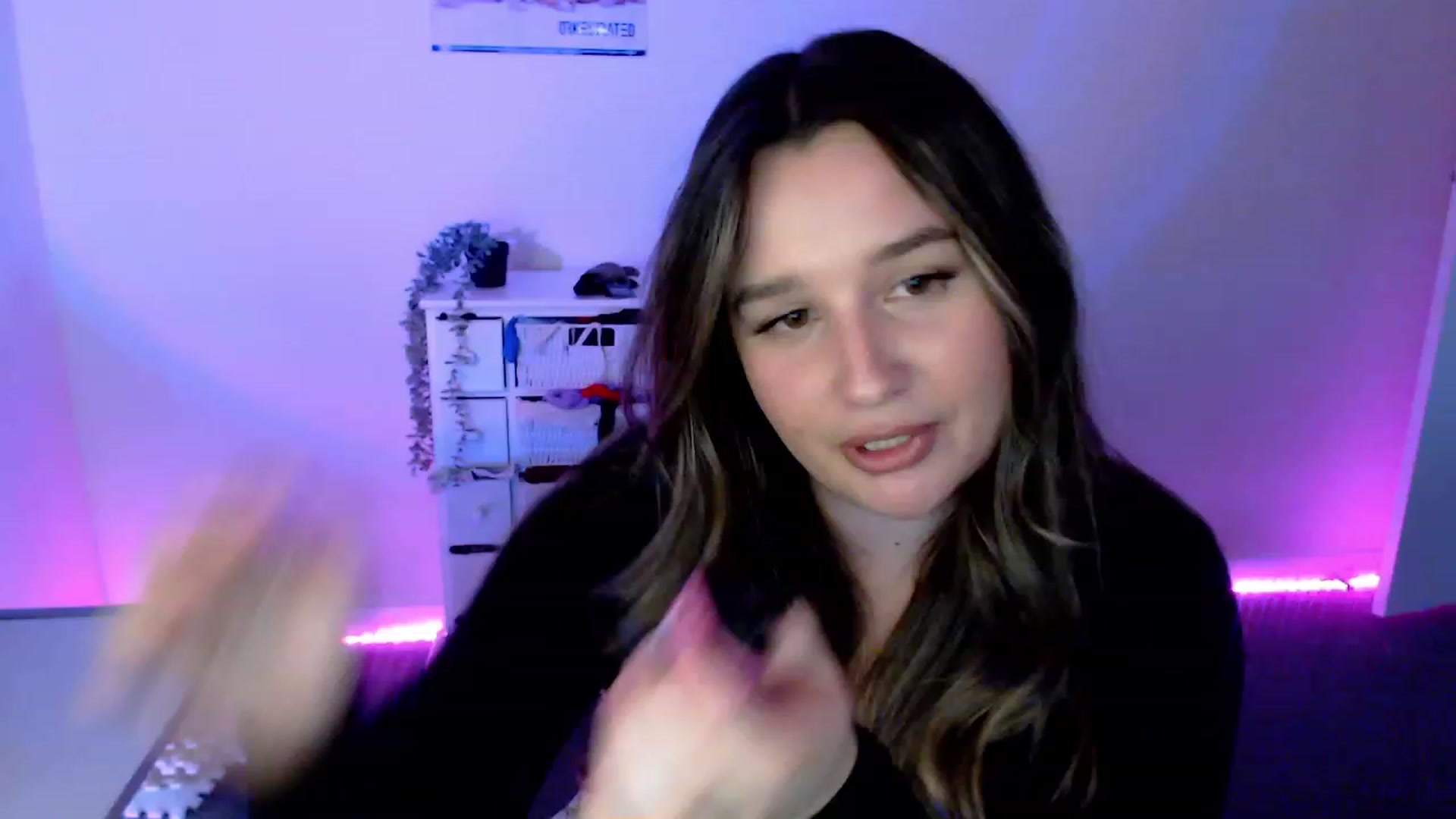 Gallery image thumbnail from StonksRoom's myfreecams stream on, 03/08/2024, 10:24 image 8 of 20