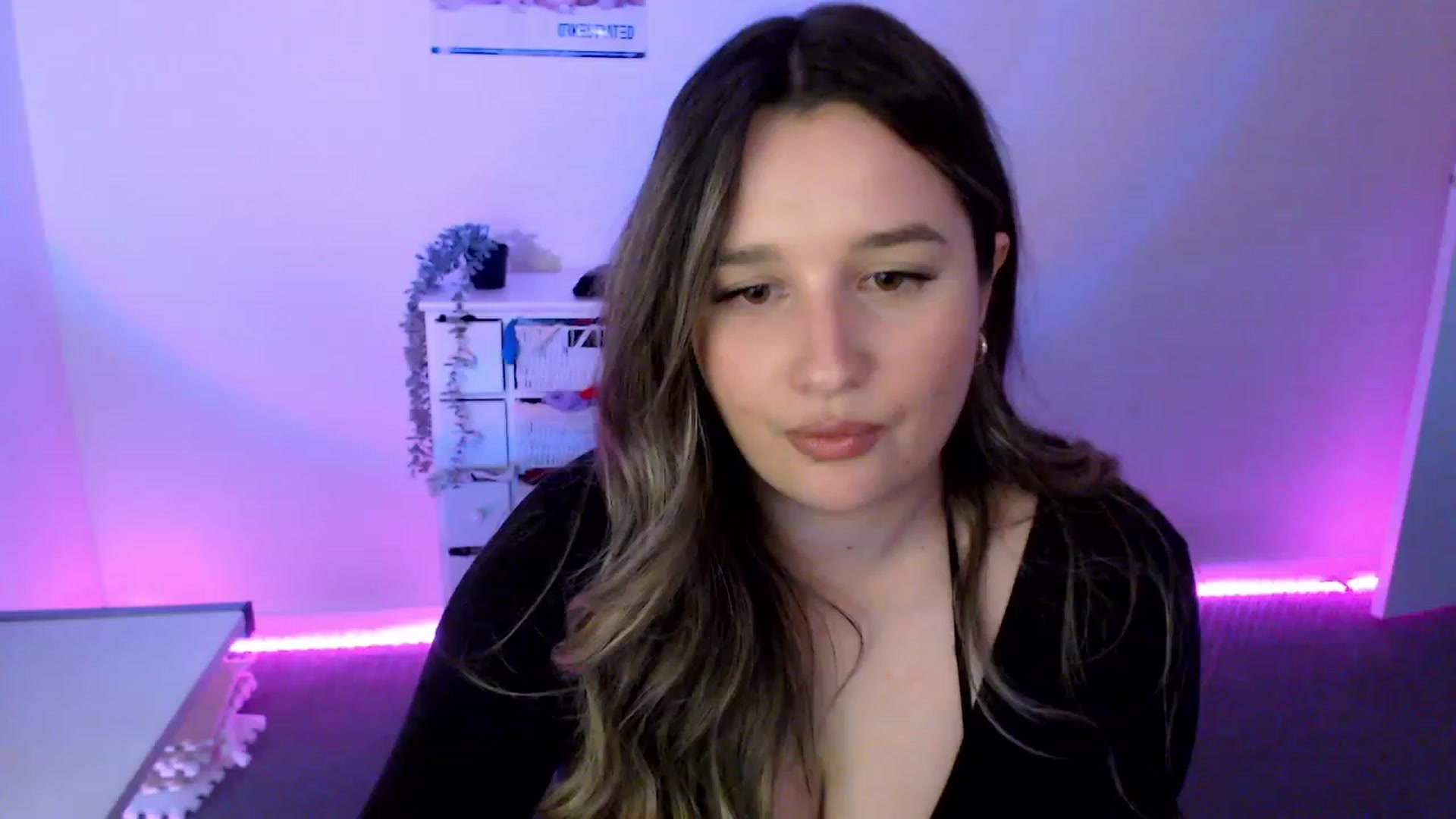 Gallery image thumbnail from StonksRoom's myfreecams stream on, 03/08/2024, 10:24 image 9 of 20