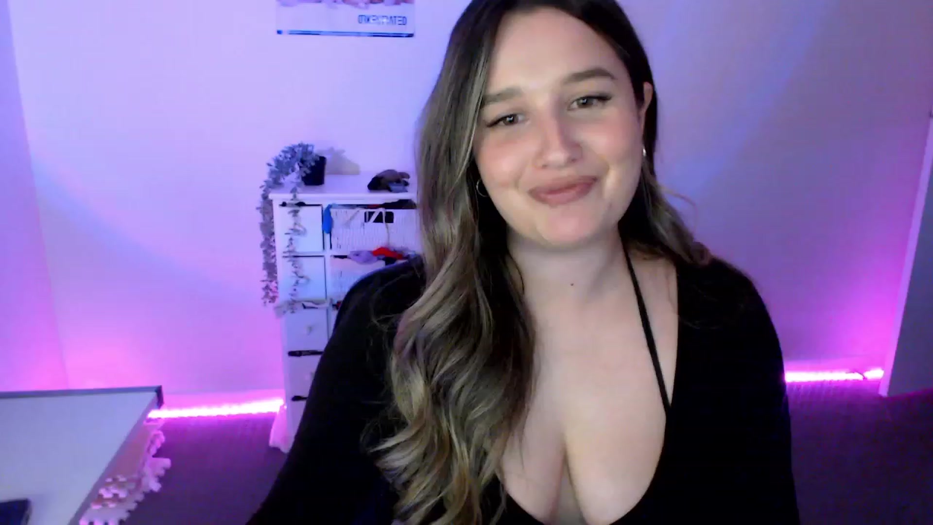 Gallery image thumbnail from StonksRoom's myfreecams stream on, 03/08/2024, 10:24 image 11 of 20