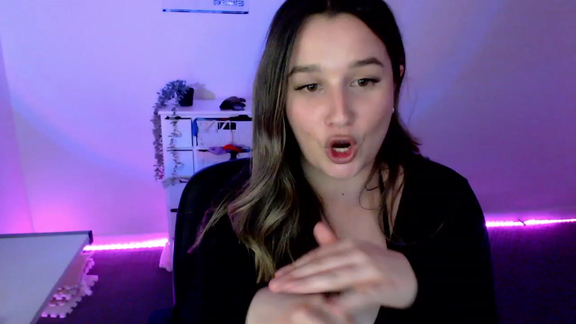 Gallery image thumbnail from StonksRoom's myfreecams stream on, 03/08/2024, 10:24 image 19 of 20