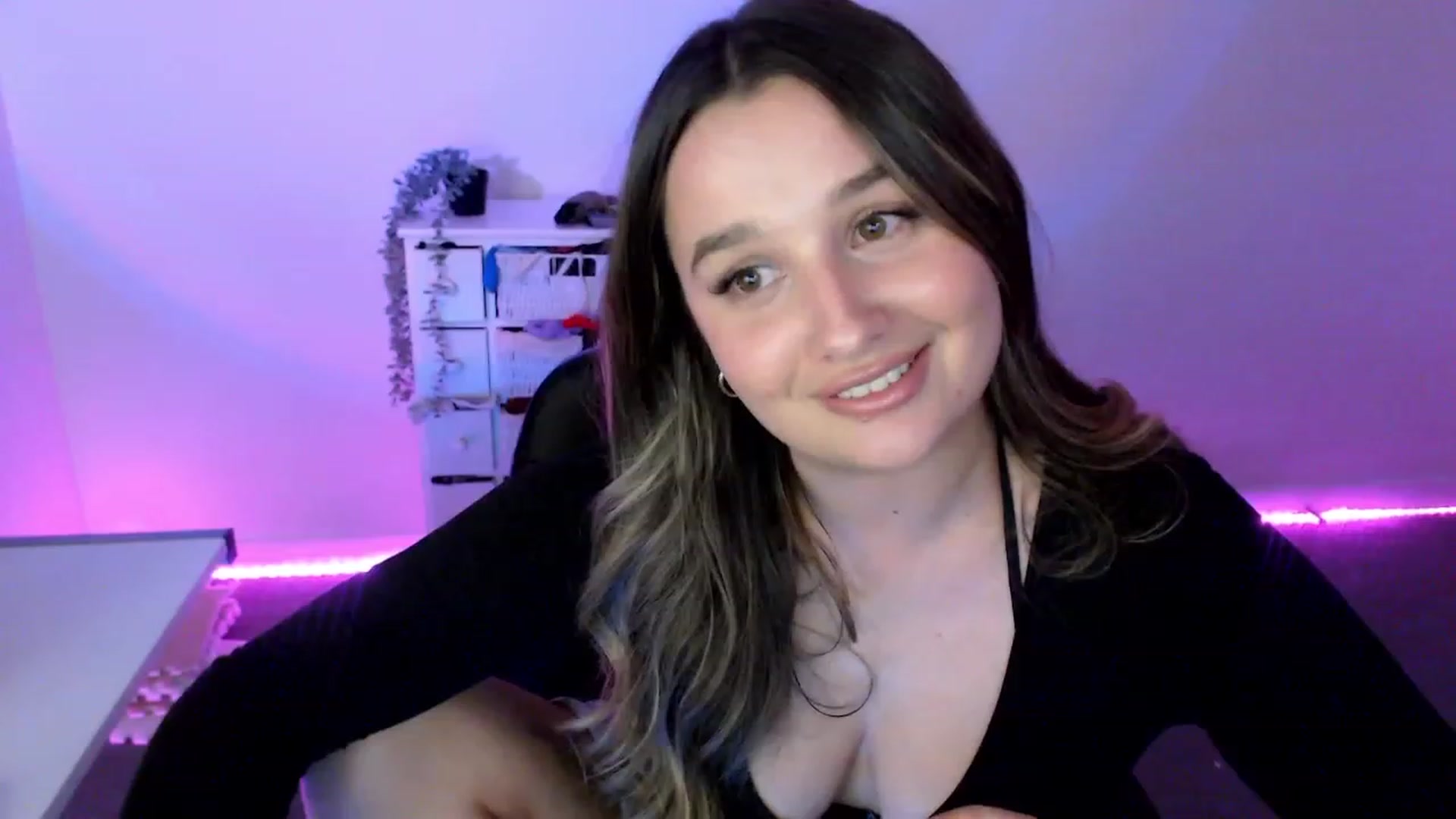 Gallery image thumbnail from StonksRoom's myfreecams stream on, 03/08/2024, 11:27 image 4 of 20