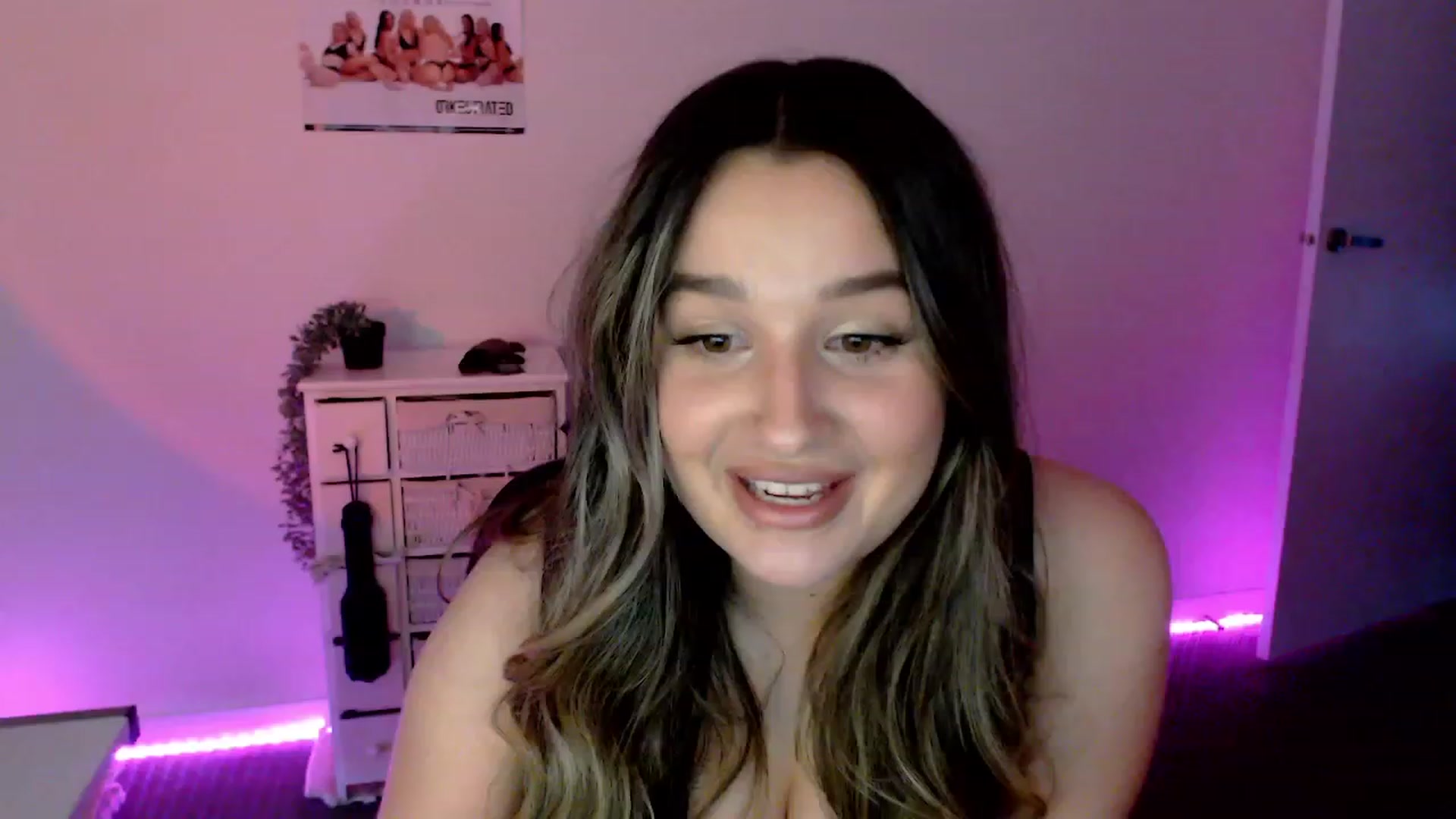 Gallery image thumbnail from StonksRoom's myfreecams stream on, 03/09/2024, 08:47 image 15 of 20