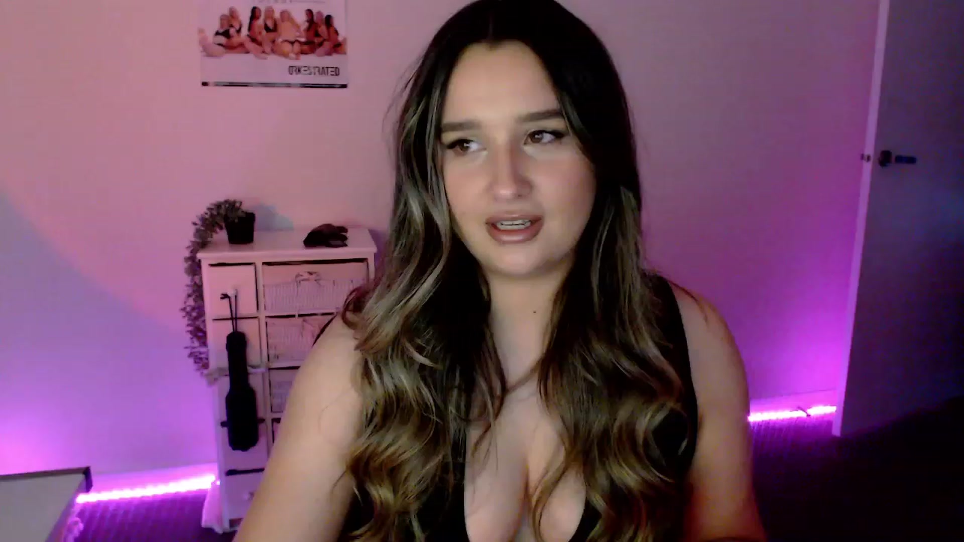 Gallery image thumbnail from StonksRoom's myfreecams stream on, 03/09/2024, 08:47 image 17 of 20