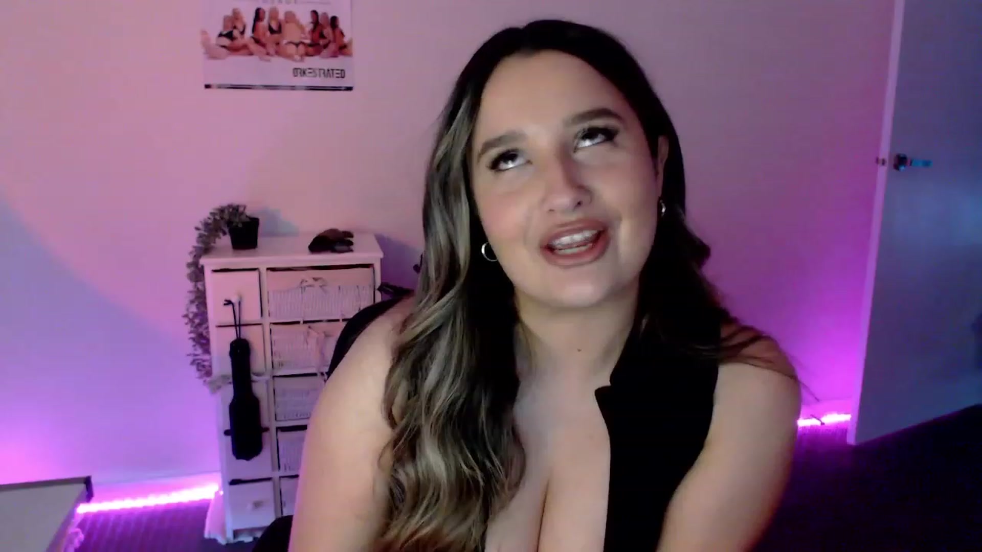 Gallery image thumbnail from StonksRoom's myfreecams stream on, 03/09/2024, 08:47 image 5 of 20