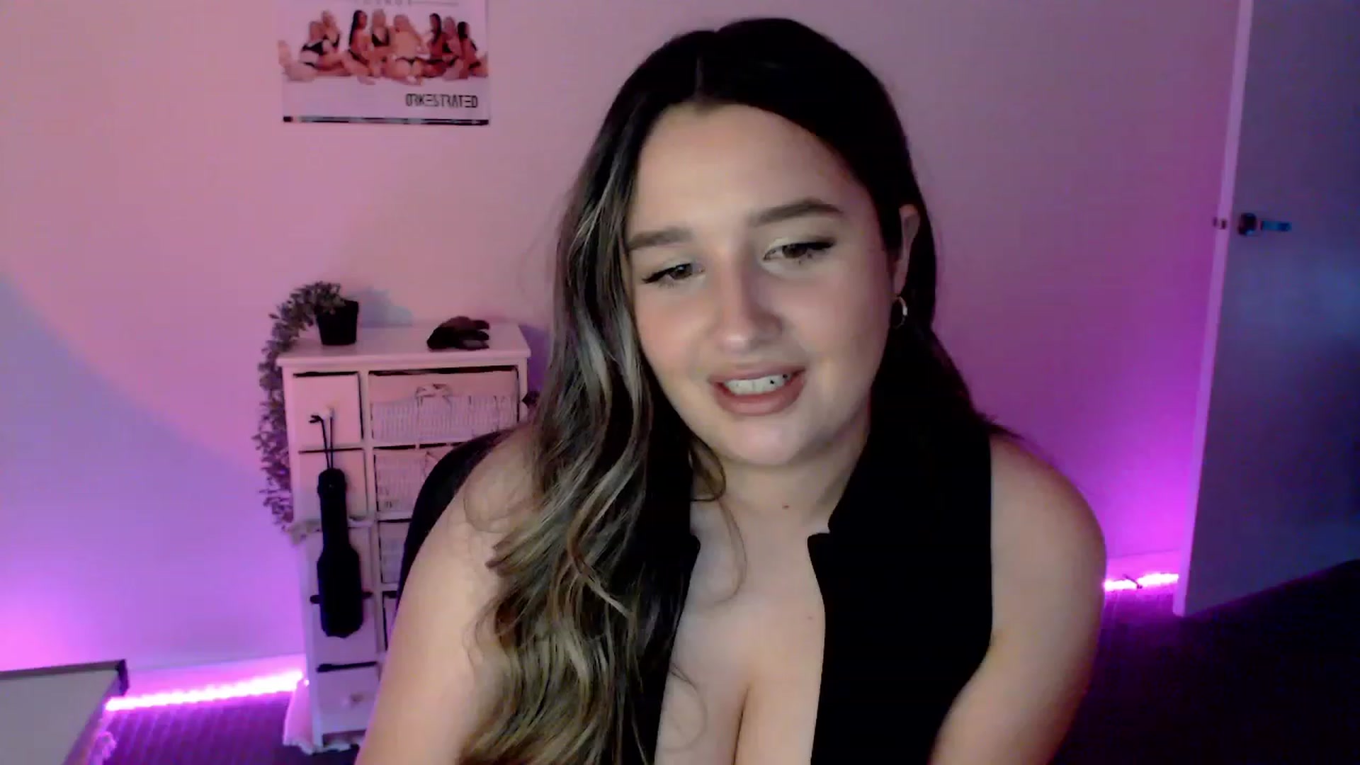 Gallery image thumbnail from StonksRoom's myfreecams stream on, 03/09/2024, 08:47 image 11 of 20