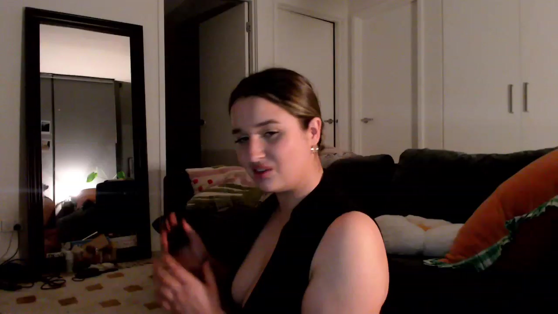 Gallery image thumbnail from StonksRoom's myfreecams stream on, 03/09/2024, 14:52 image 10 of 20