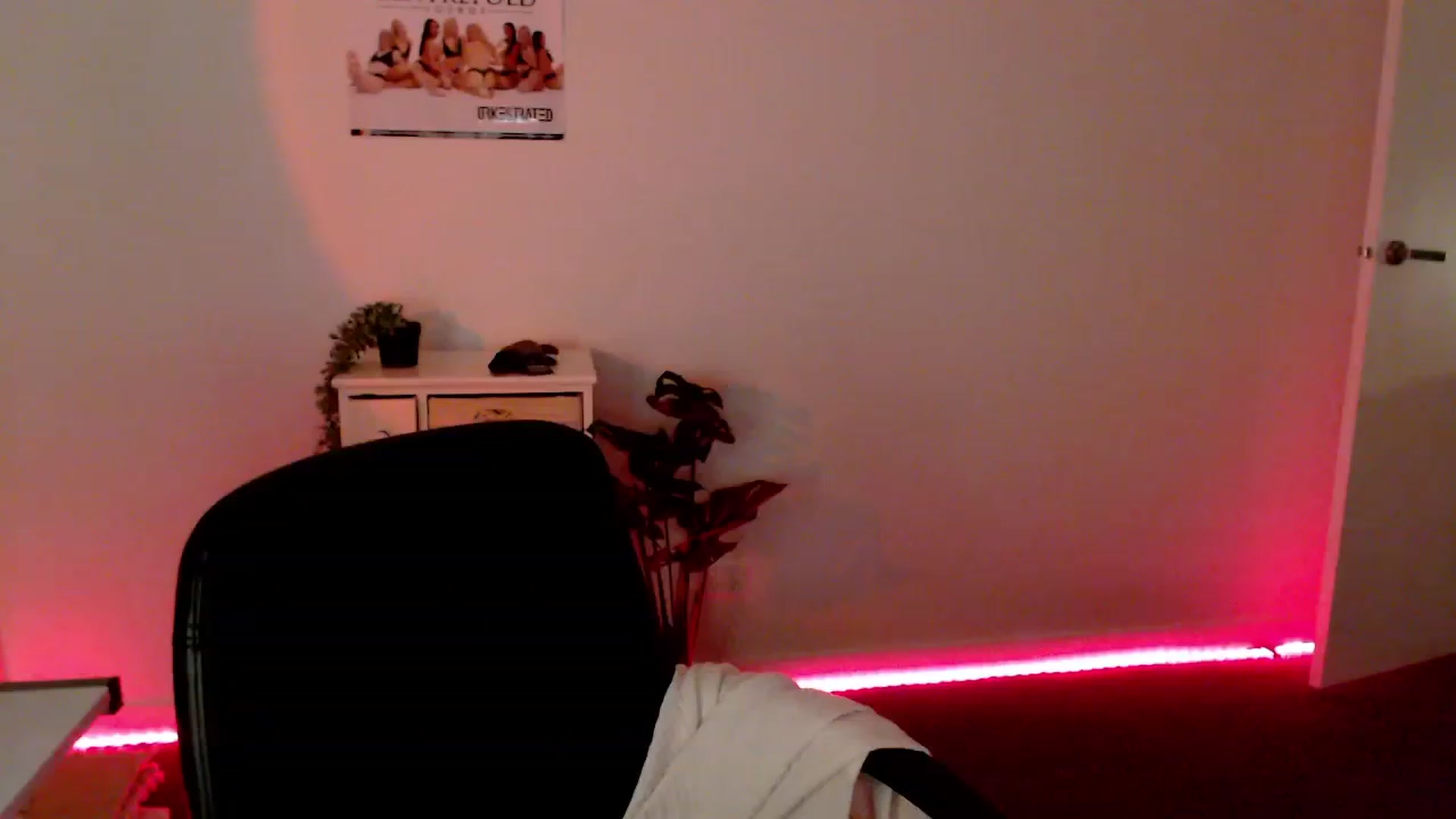 Gallery image thumbnail from StonksRoom's myfreecams stream on, 03/09/2024, 14:52 image 6 of 20