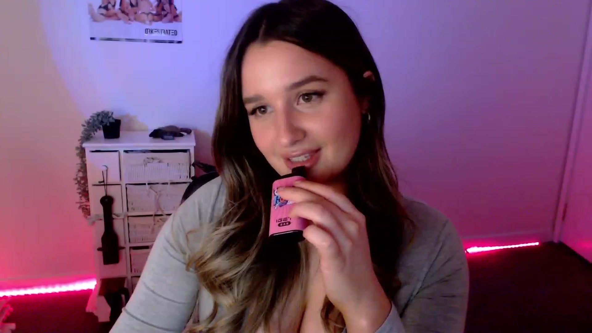Gallery image thumbnail from StonksRoom's myfreecams stream on, 03/14/2024, 09:57 image 18 of 20