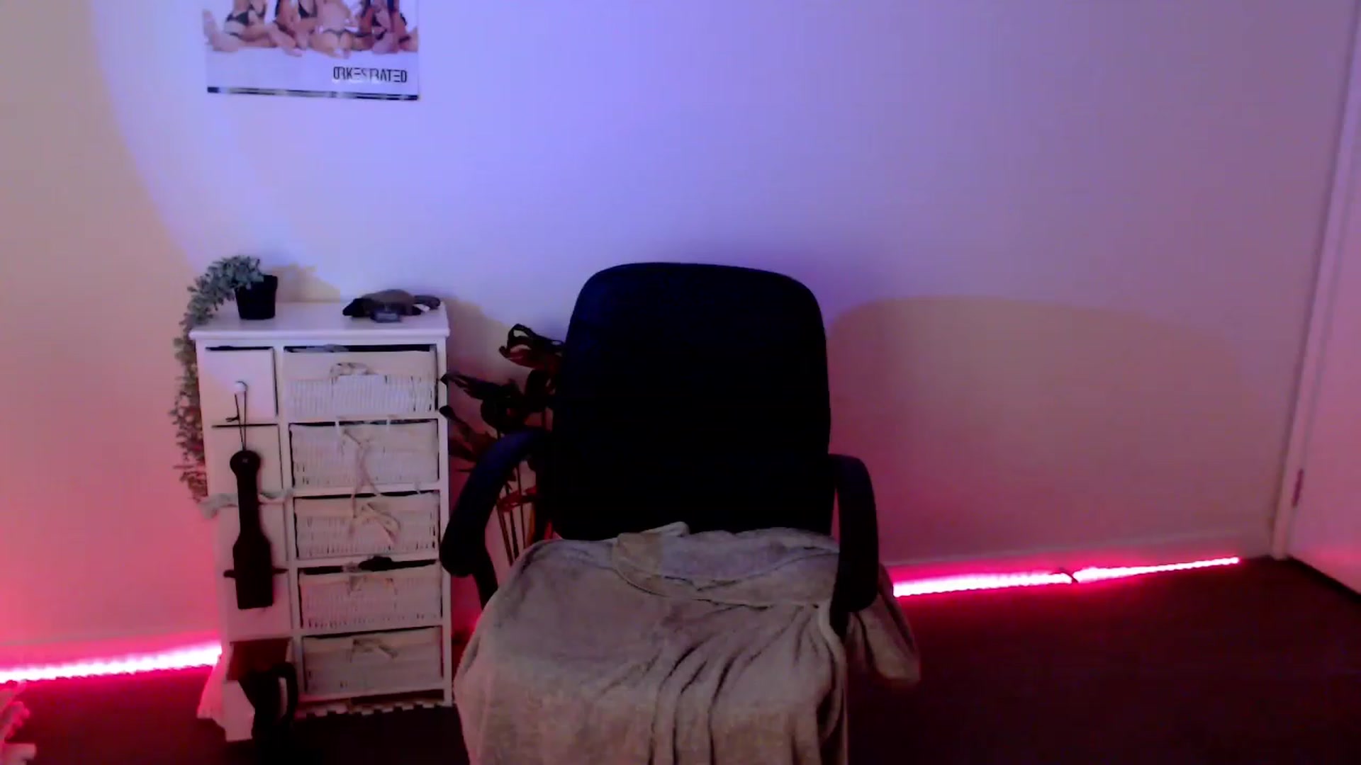 Gallery image thumbnail from StonksRoom's myfreecams stream on, 03/14/2024, 09:57 image 19 of 20