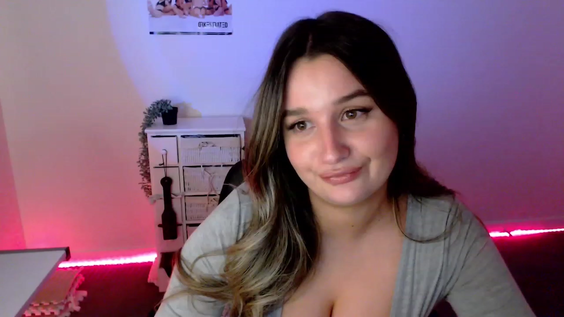 Gallery image thumbnail from StonksRoom's myfreecams stream on, 03/14/2024, 12:39 image 18 of 20