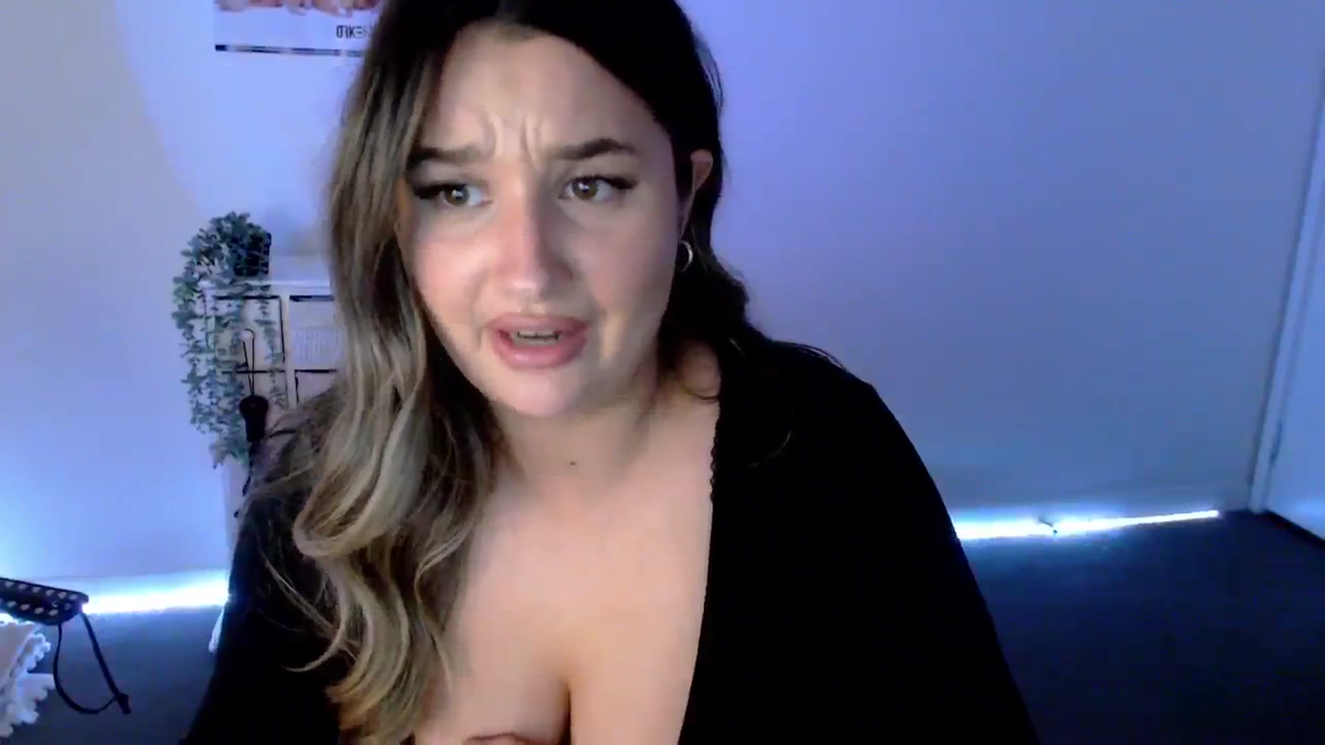 Gallery image thumbnail from StonksRoom's myfreecams stream on, 03/15/2024, 09:00 image 13 of 20