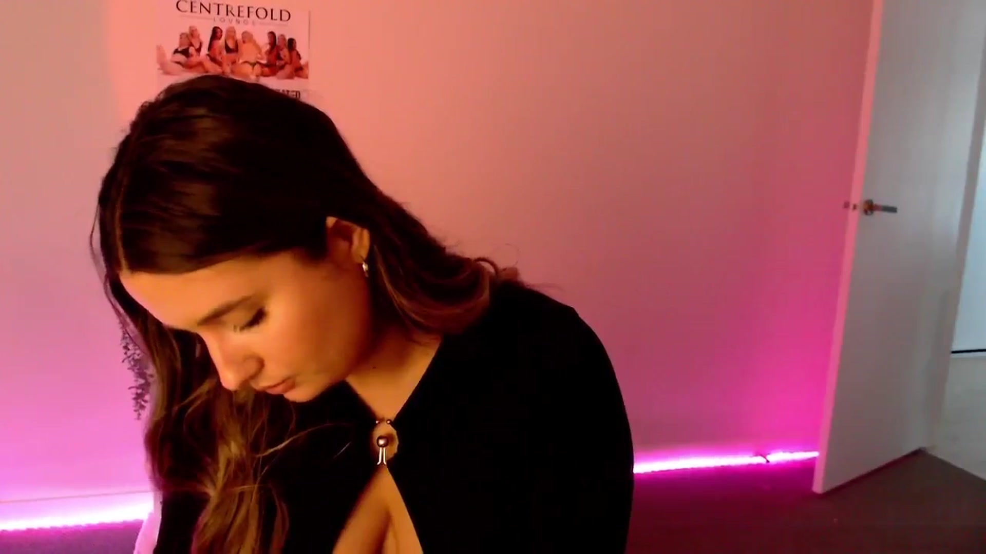 Gallery image thumbnail from StonksRoom's myfreecams stream on, 03/20/2024, 07:02 image 13 of 20