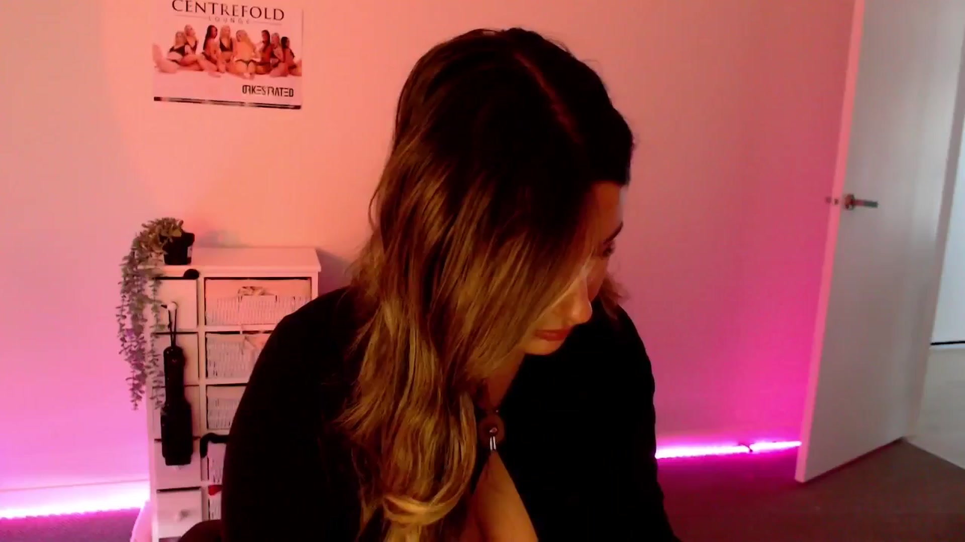 Gallery image thumbnail from StonksRoom's myfreecams stream on, 03/20/2024, 07:02 image 5 of 20