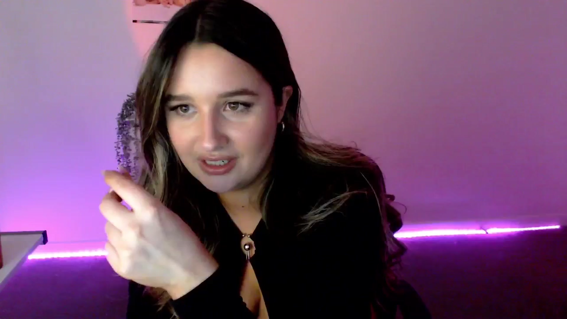 Gallery image thumbnail from StonksRoom's myfreecams stream on, 03/20/2024, 11:11 image 18 of 20