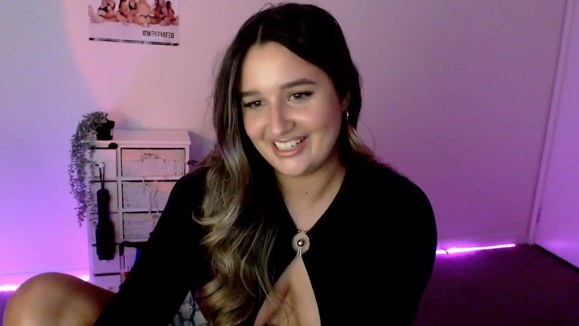 Gallery image thumbnail from StonksRoom's myfreecams stream on, 03/20/2024, 11:11 image 5 of 20