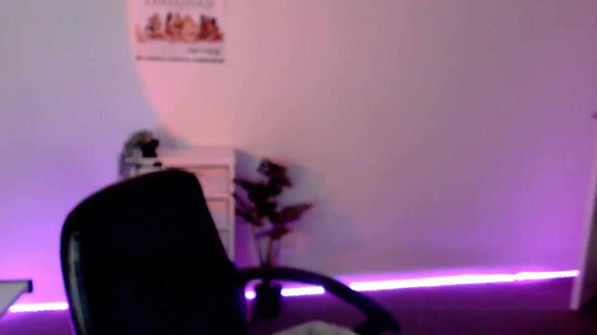 Gallery image thumbnail from StonksRoom's myfreecams stream on, 03/20/2024, 13:23 image 17 of 20