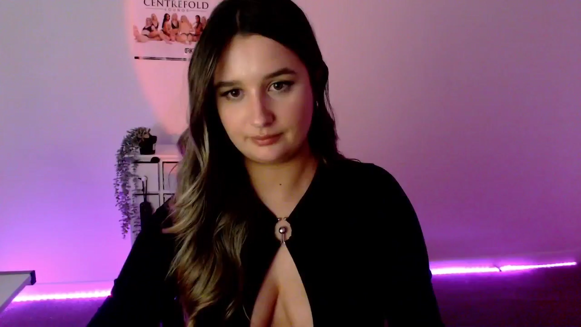 Gallery image thumbnail from StonksRoom's myfreecams stream on, 03/20/2024, 13:23 image 19 of 20