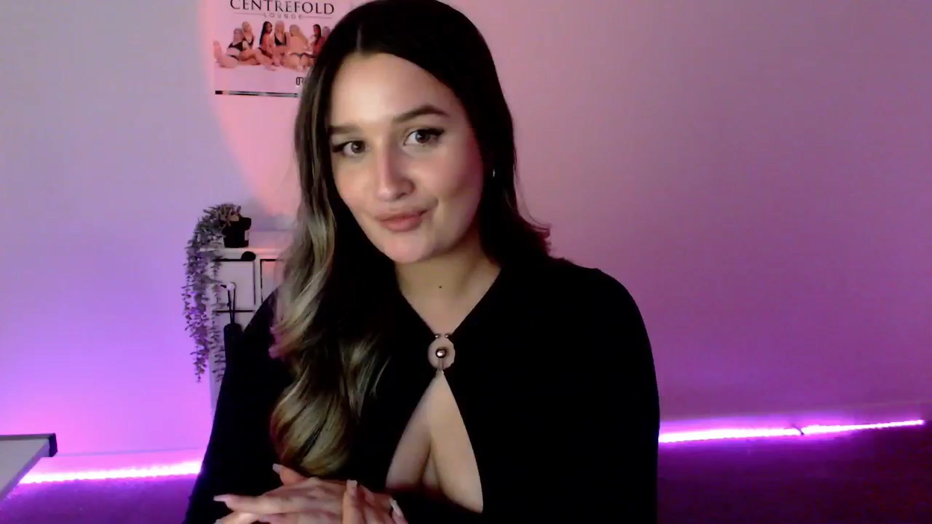 Gallery image thumbnail from StonksRoom's myfreecams stream on, 03/20/2024, 13:23 image 5 of 20