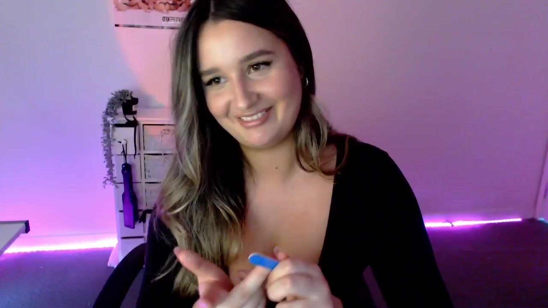 Gallery image thumbnail from StonksRoom's myfreecams stream on, 03/21/2024, 08:03 image 20 of 20