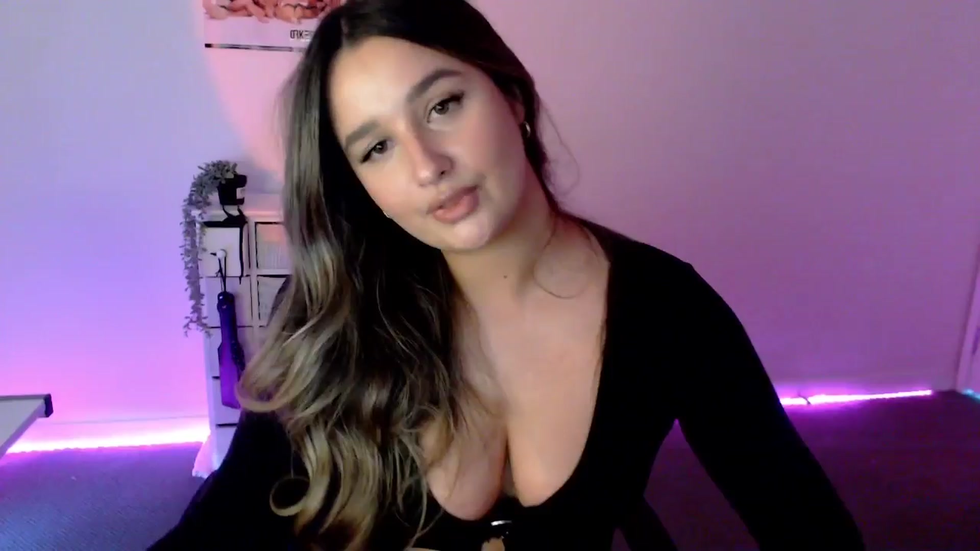 Gallery image thumbnail from StonksRoom's myfreecams stream on, 03/21/2024, 08:03 image 5 of 20