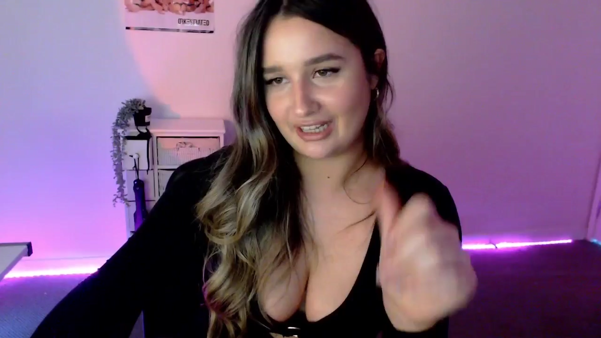 Gallery image thumbnail from StonksRoom's myfreecams stream on, 03/21/2024, 08:03 image 10 of 20
