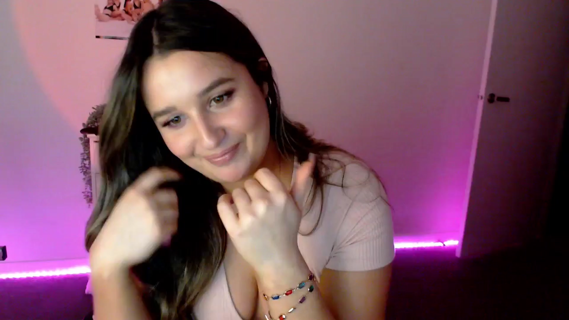 Gallery image thumbnail from StonksRoom's myfreecams stream on, 03/22/2024, 09:20 image 18 of 20