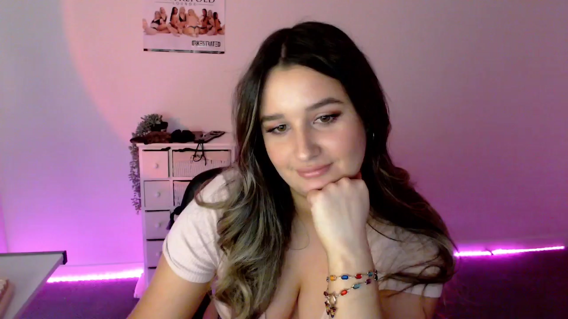 Gallery image thumbnail from StonksRoom's myfreecams stream on, 03/22/2024, 09:20 image 9 of 20