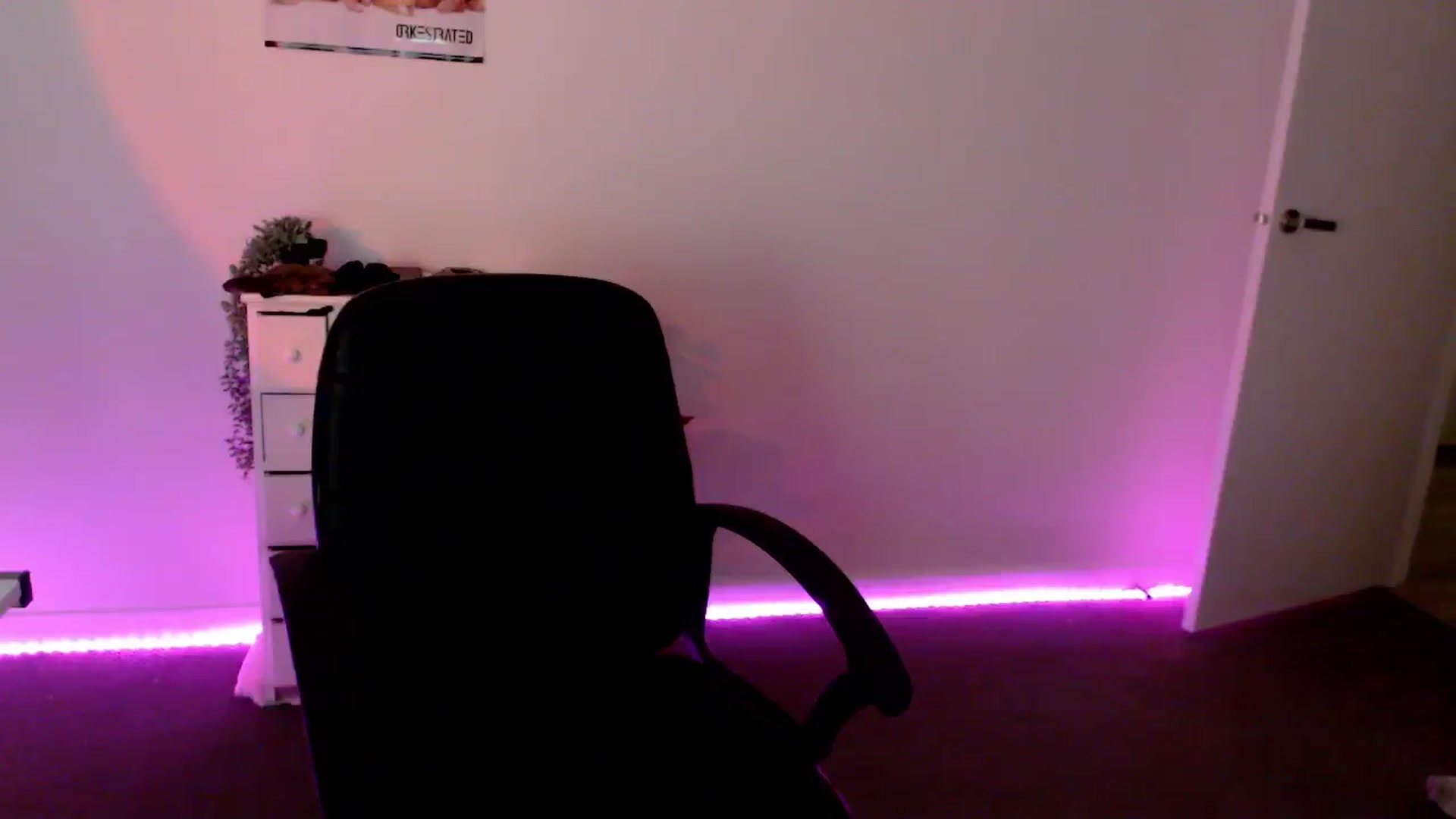 Gallery image thumbnail from StonksRoom's myfreecams stream on, 03/22/2024, 13:17 image 19 of 20