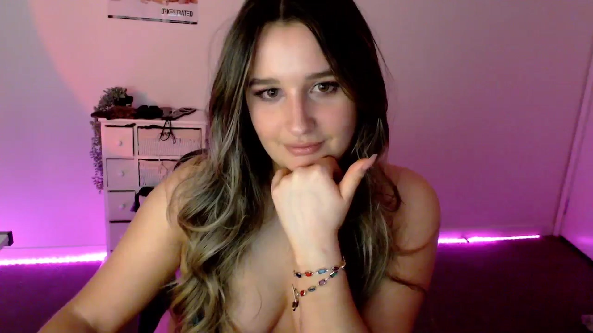 Gallery image thumbnail from StonksRoom's myfreecams stream on, 03/22/2024, 13:17 image 8 of 20