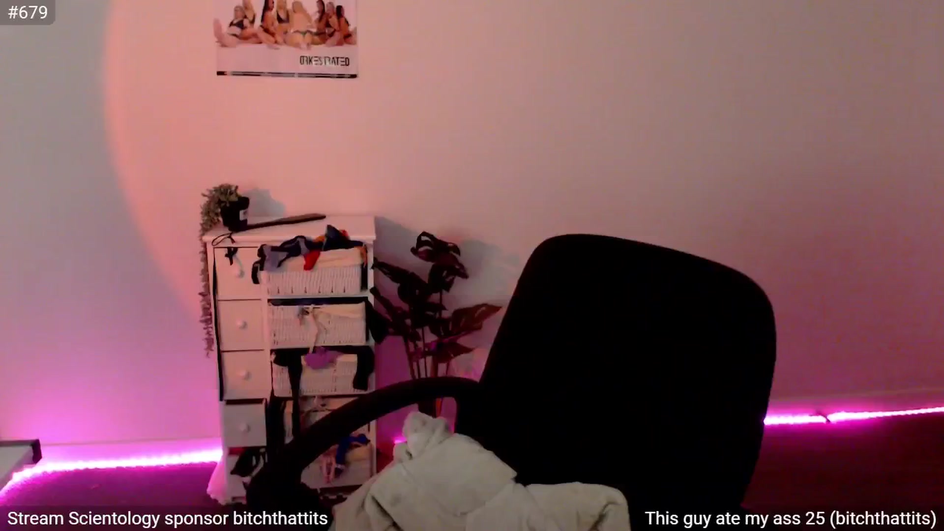 Gallery image thumbnail from StonksRoom's myfreecams stream on, 05/07/2024, 08:29 image 12 of 20