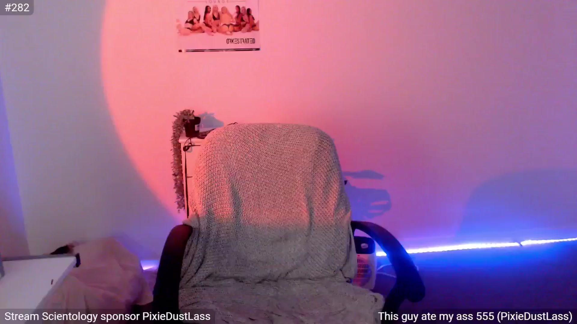 Gallery image thumbnail from StonksRoom's myfreecams stream on, 06/01/2024, 11:47 image 11 of 20