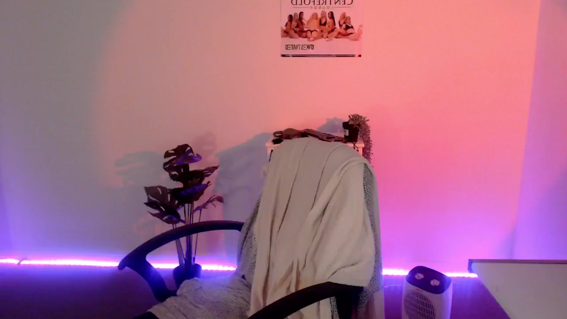 Gallery image thumbnail from StonksRoom's myfreecams stream on, 06/06/2024, 15:02 image 3 of 20
