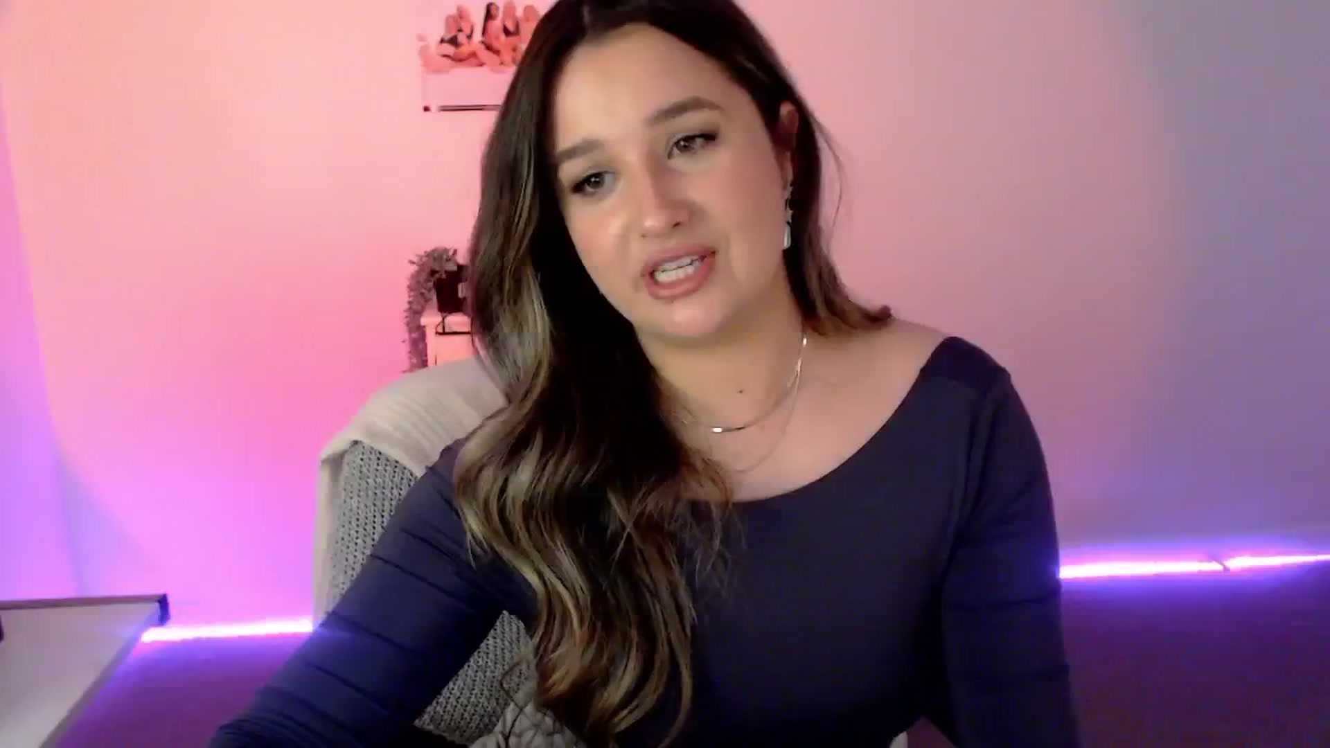 Gallery image thumbnail from StonksRoom's myfreecams stream on, 06/09/2024, 14:16 image 2 of 20