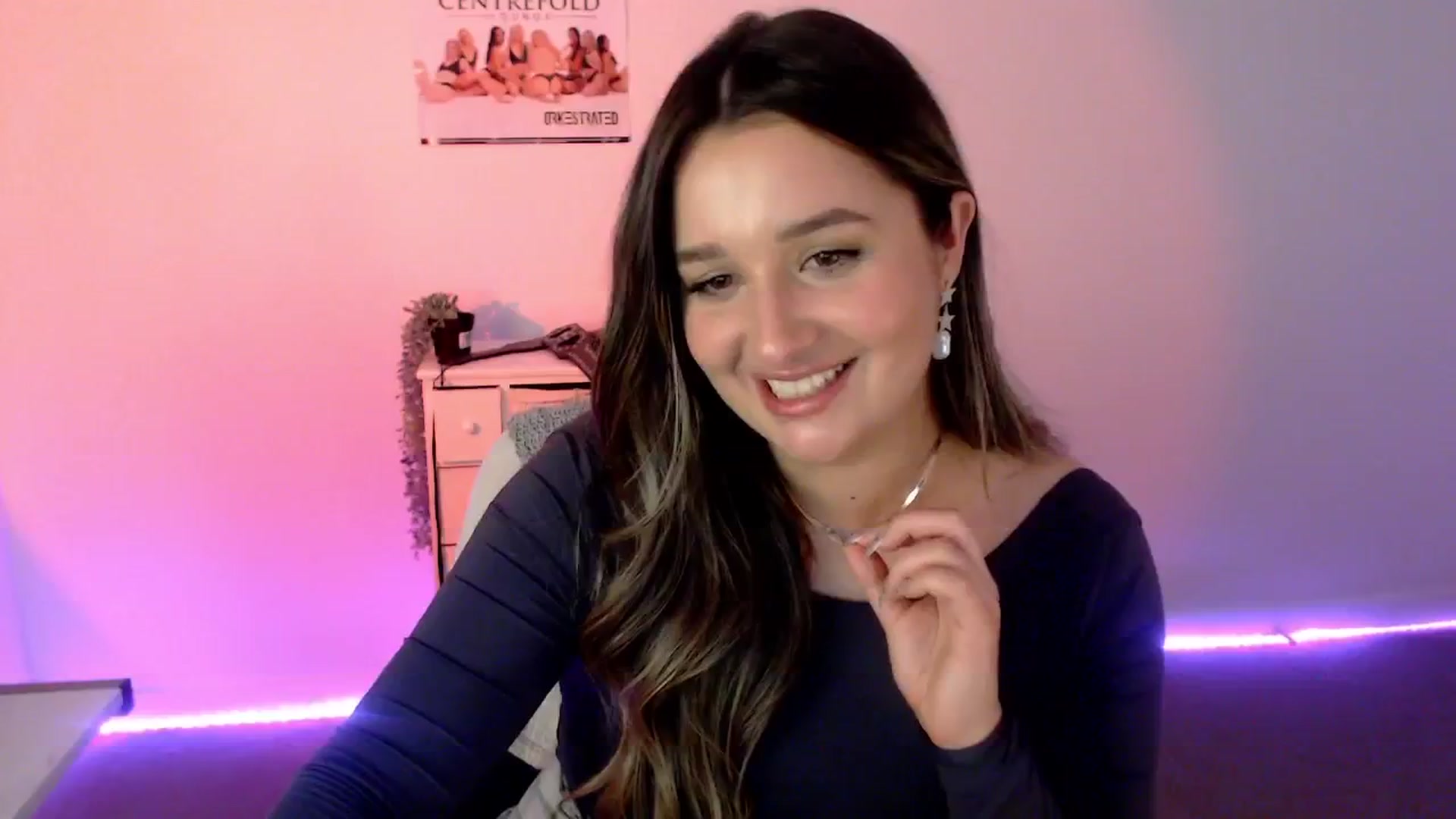 Gallery image thumbnail from StonksRoom's myfreecams stream on, 06/09/2024, 14:16 image 13 of 20
