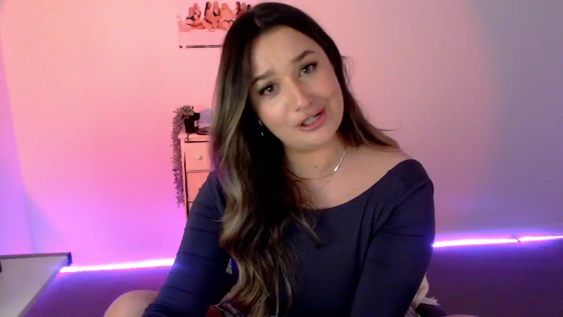Gallery image thumbnail from StonksRoom's myfreecams stream on, 06/09/2024, 14:16 image 4 of 20
