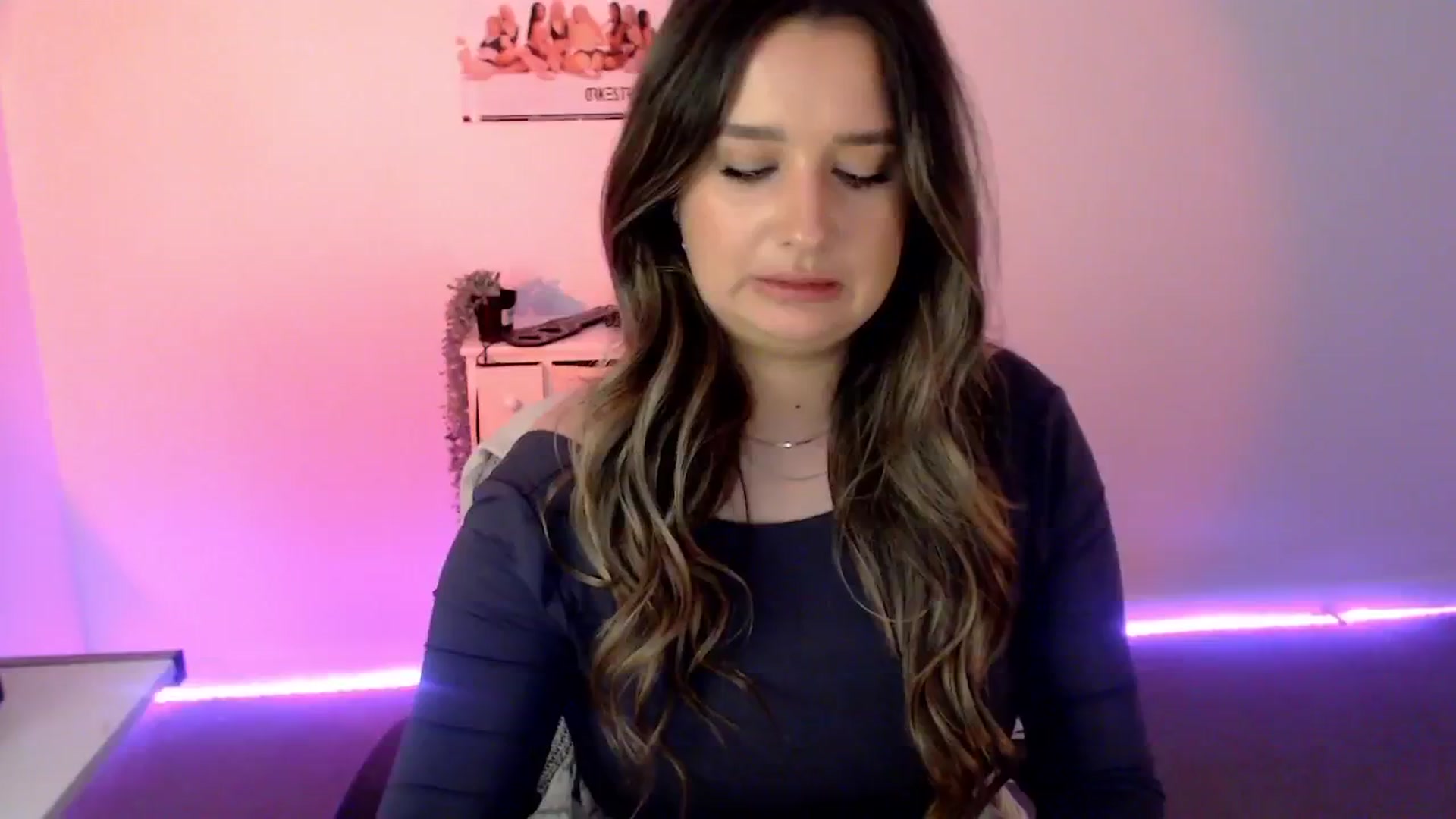 Gallery image thumbnail from StonksRoom's myfreecams stream on, 06/09/2024, 14:16 image 1 of 20