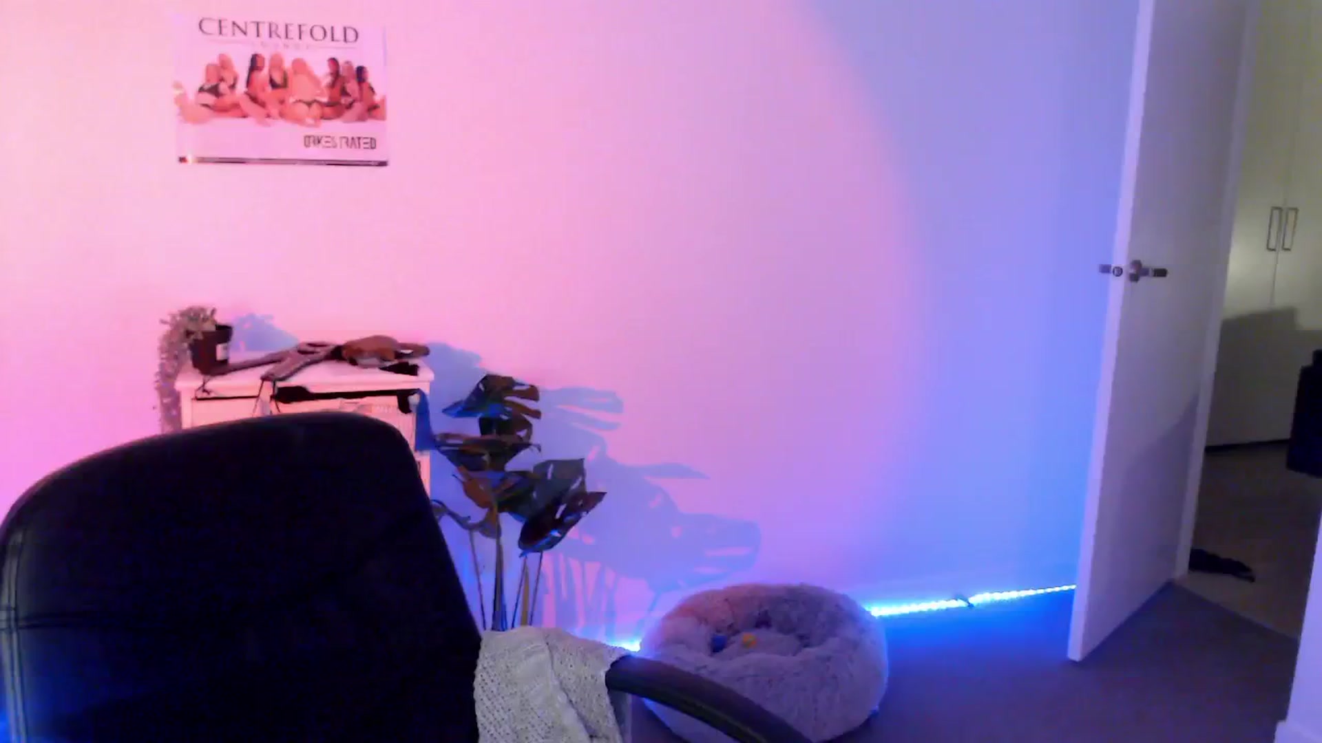 Gallery image thumbnail from StonksRoom's myfreecams stream on, 06/13/2024, 10:30 image 11 of 20