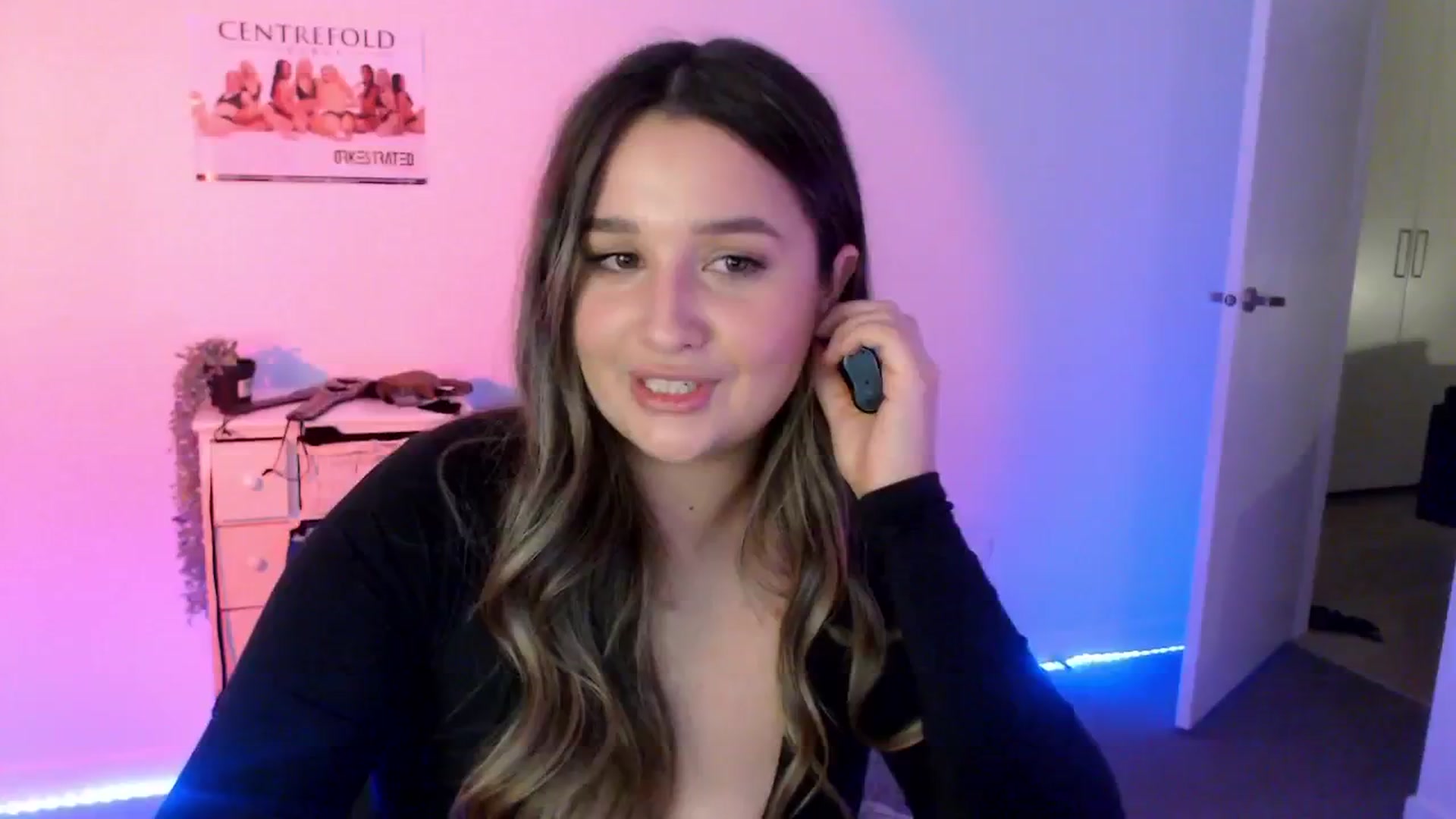 Gallery image thumbnail from StonksRoom's myfreecams stream on, 06/13/2024, 10:30 image 6 of 20