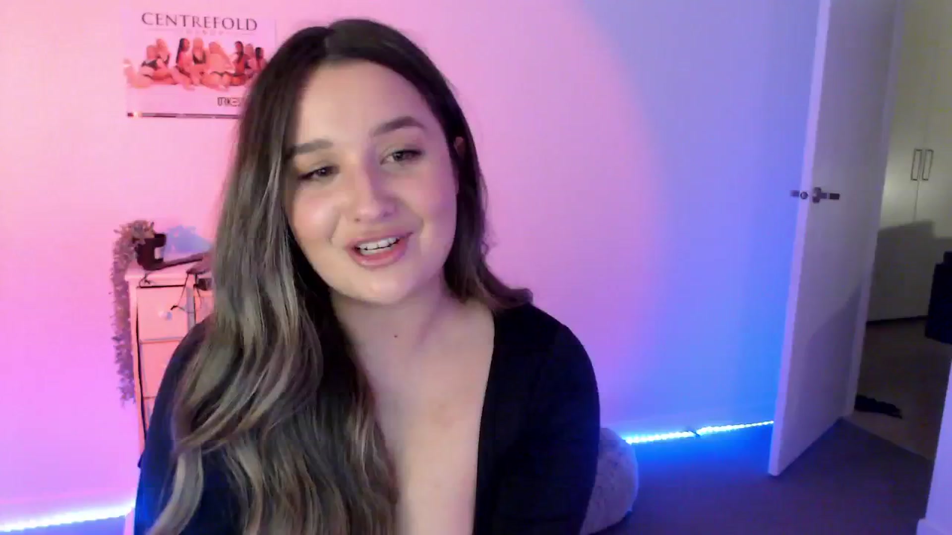 Gallery image thumbnail from StonksRoom's myfreecams stream on, 06/13/2024, 10:30 image 14 of 20
