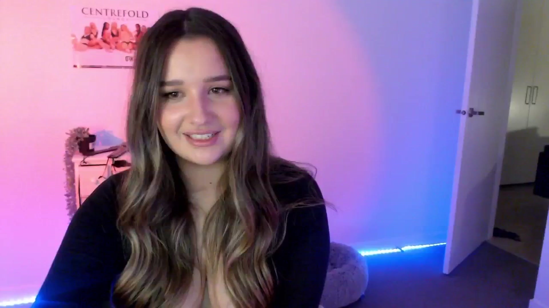 Gallery image thumbnail from StonksRoom's myfreecams stream on, 06/13/2024, 10:30 image 18 of 20