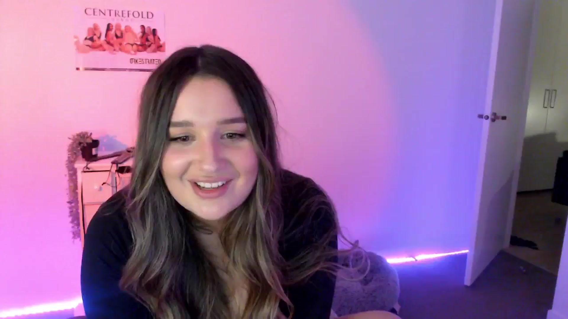 Gallery image thumbnail from StonksRoom's myfreecams stream on, 06/13/2024, 14:36 image 4 of 20