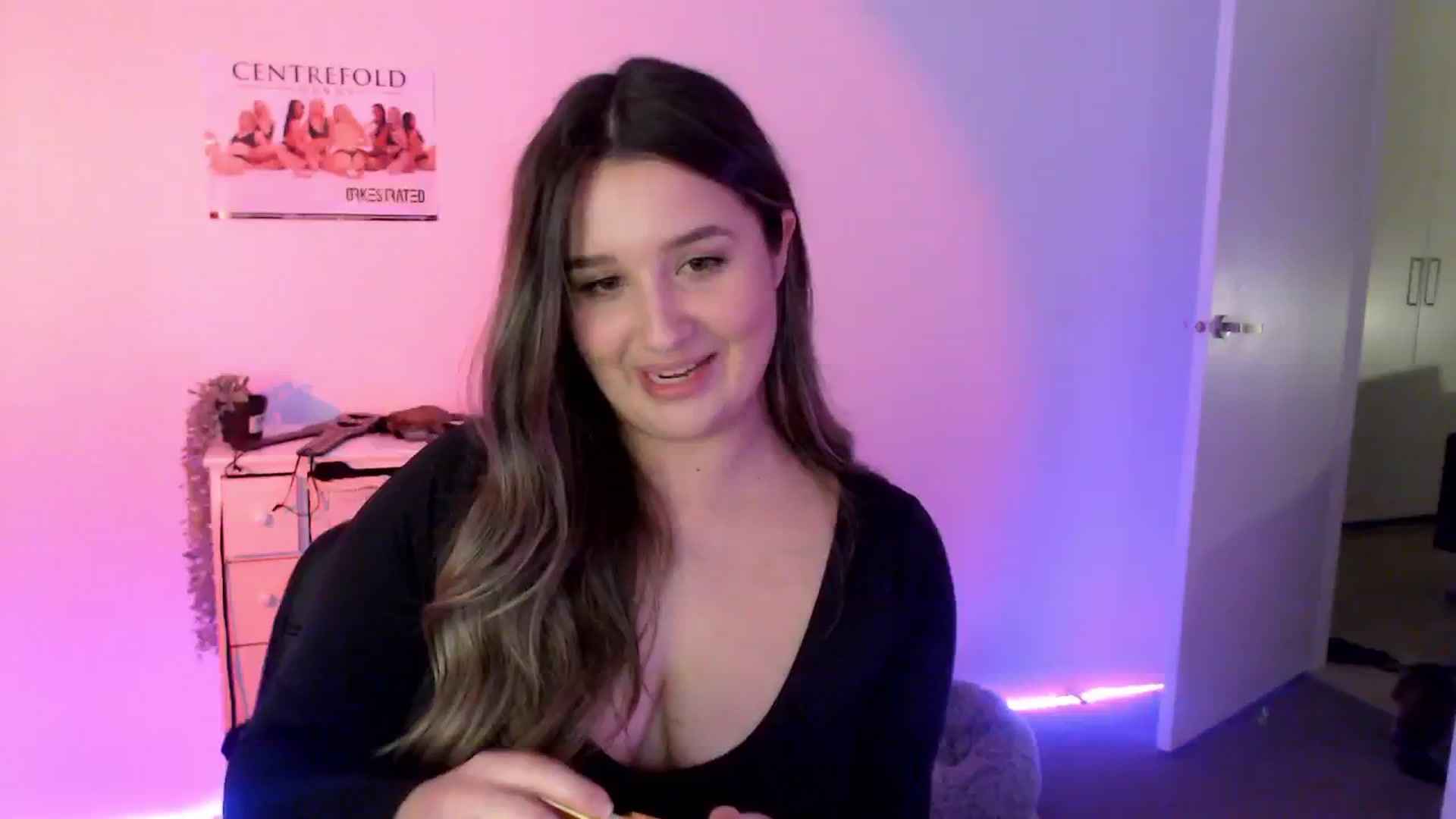 Gallery image thumbnail from StonksRoom's myfreecams stream on, 06/13/2024, 14:36 image 11 of 20