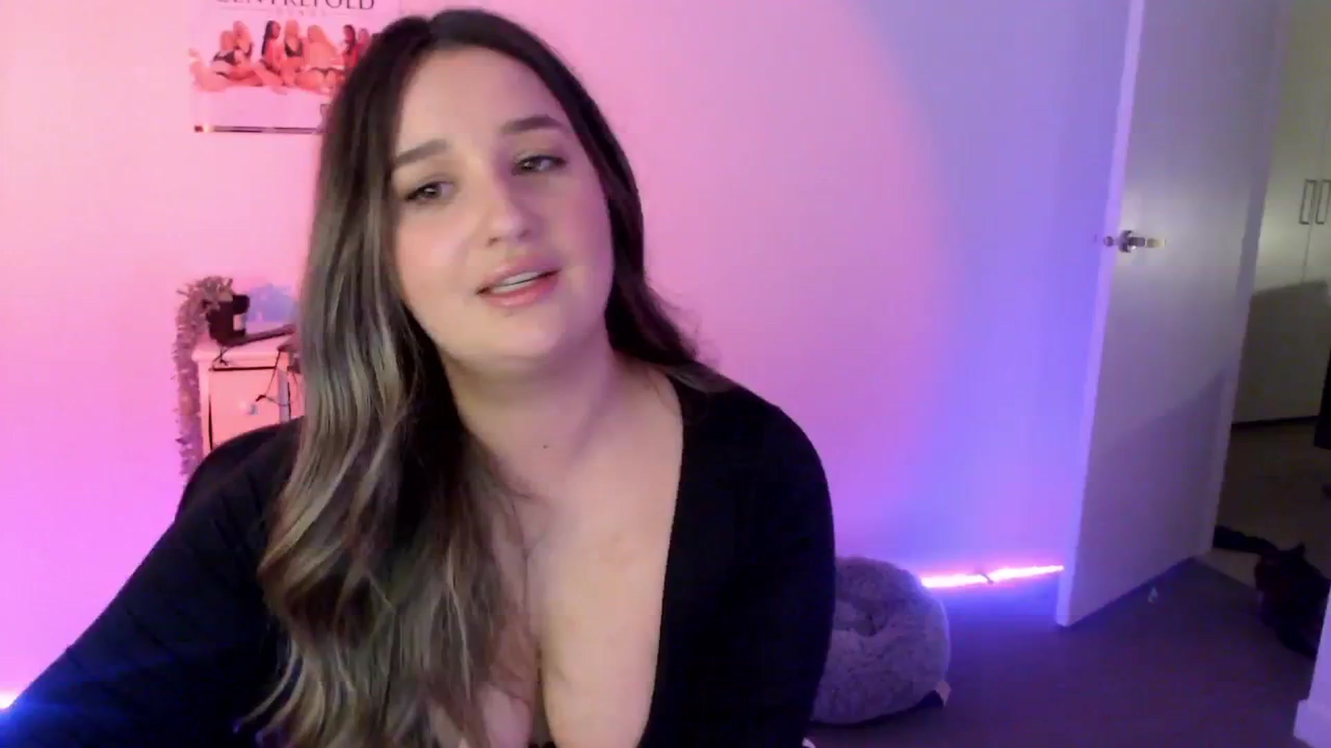 Gallery image thumbnail from StonksRoom's myfreecams stream on, 06/13/2024, 14:36 image 12 of 20