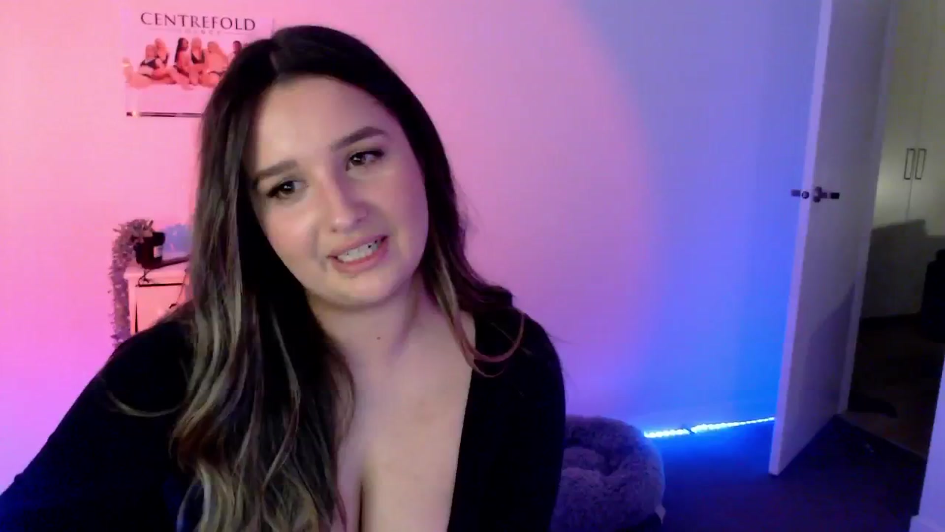 Gallery image thumbnail from StonksRoom's myfreecams stream on, 06/13/2024, 14:36 image 1 of 20