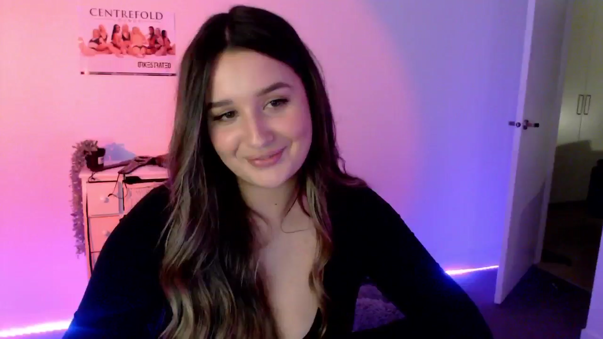 Gallery image thumbnail from StonksRoom's myfreecams stream on, 06/13/2024, 14:36 image 6 of 20