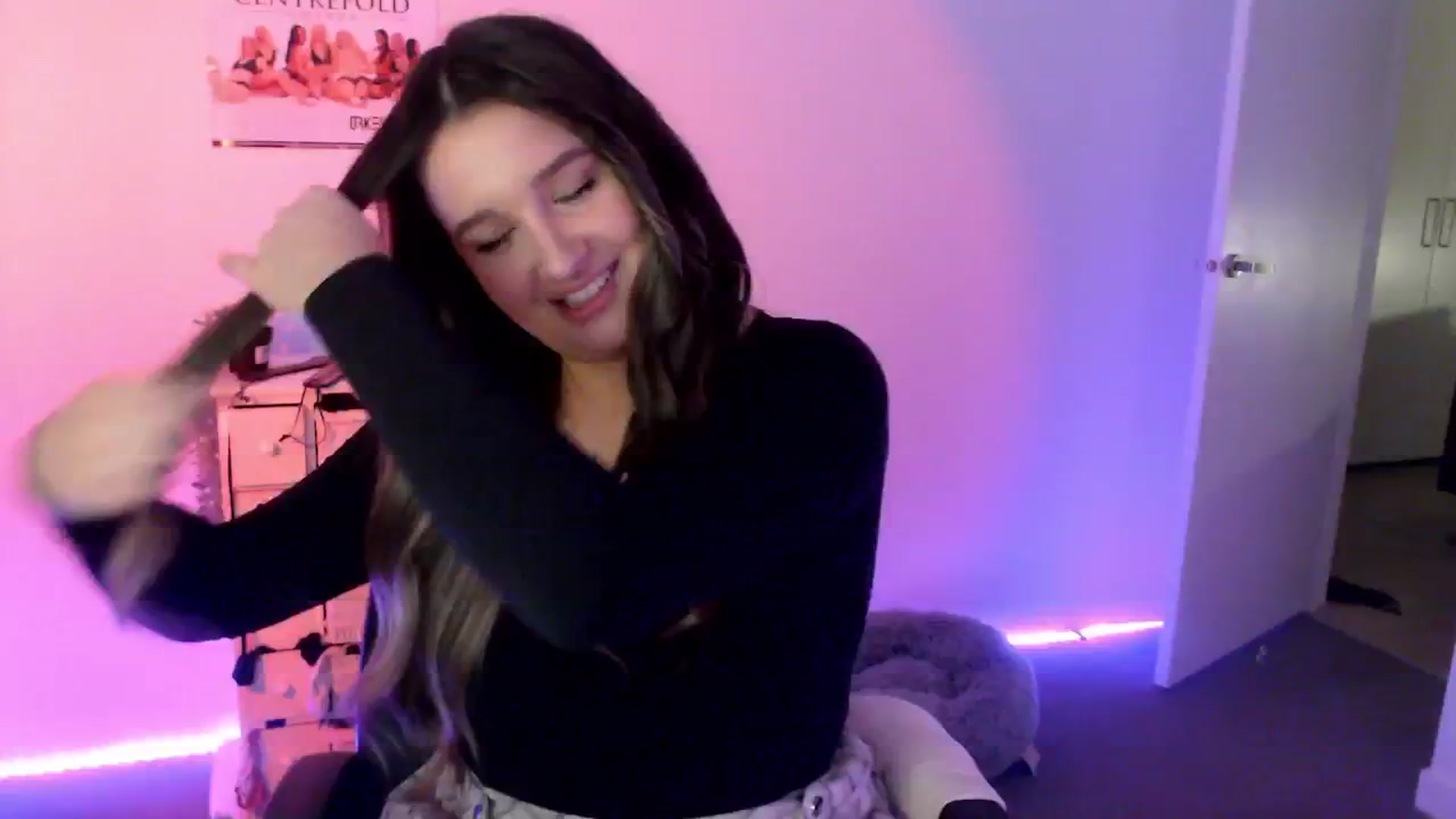 Gallery image thumbnail from StonksRoom's myfreecams stream on, 06/13/2024, 14:36 image 13 of 20