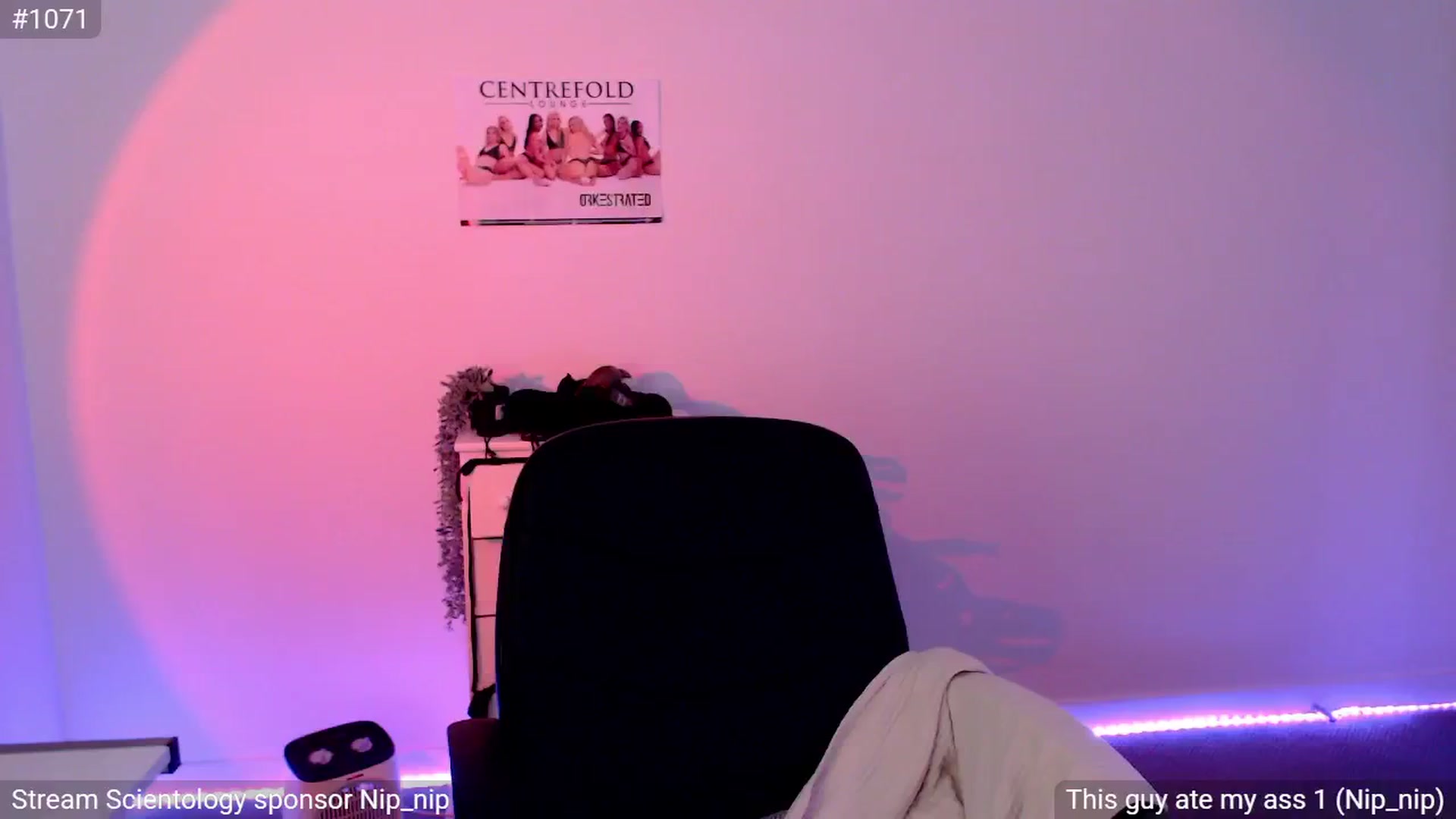 Gallery image thumbnail from StonksRoom's myfreecams stream on, 06/19/2024, 07:37 image 2 of 20