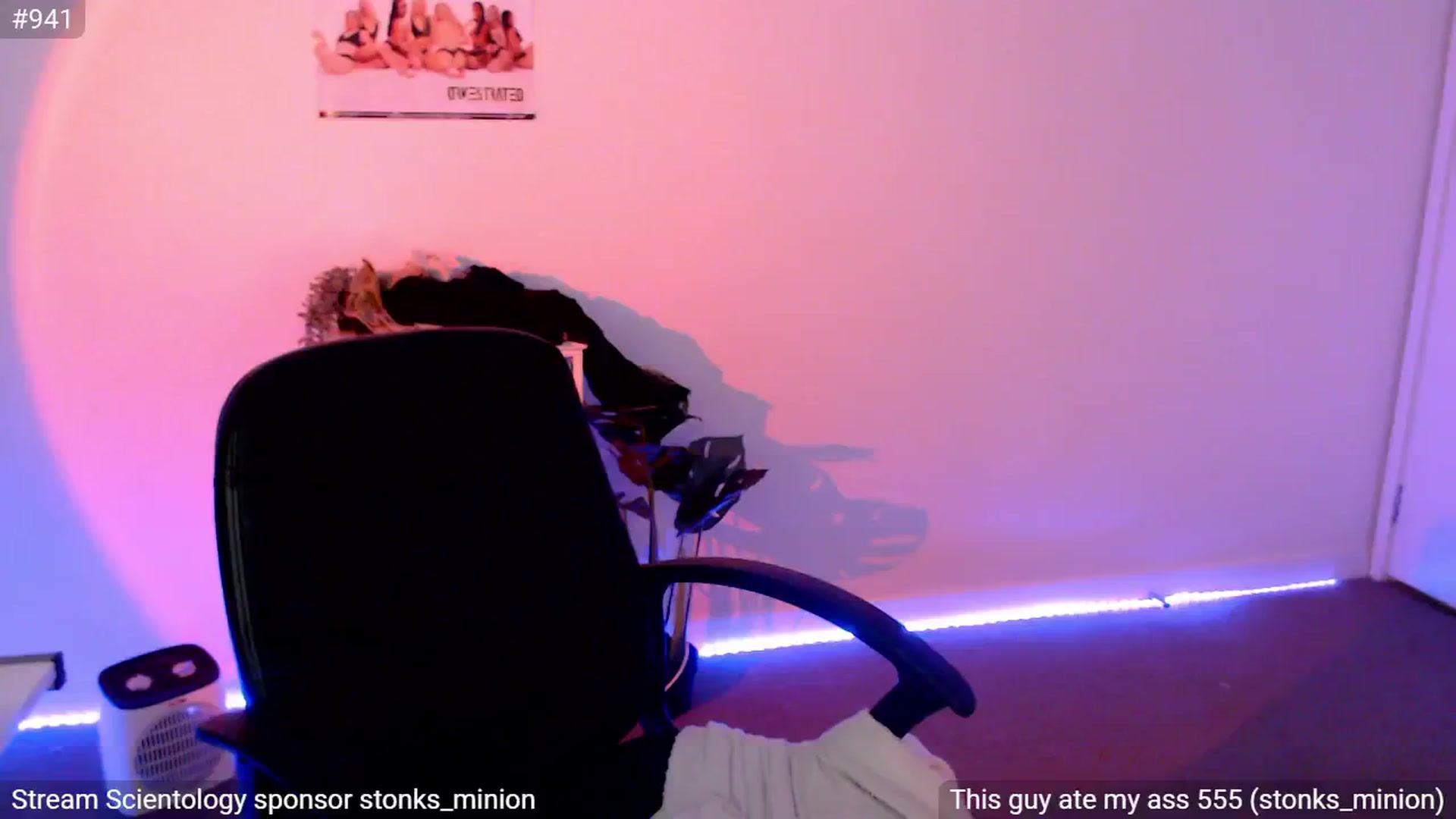 Gallery image thumbnail from StonksRoom's myfreecams stream on, 06/27/2024, 11:32 image 10 of 20