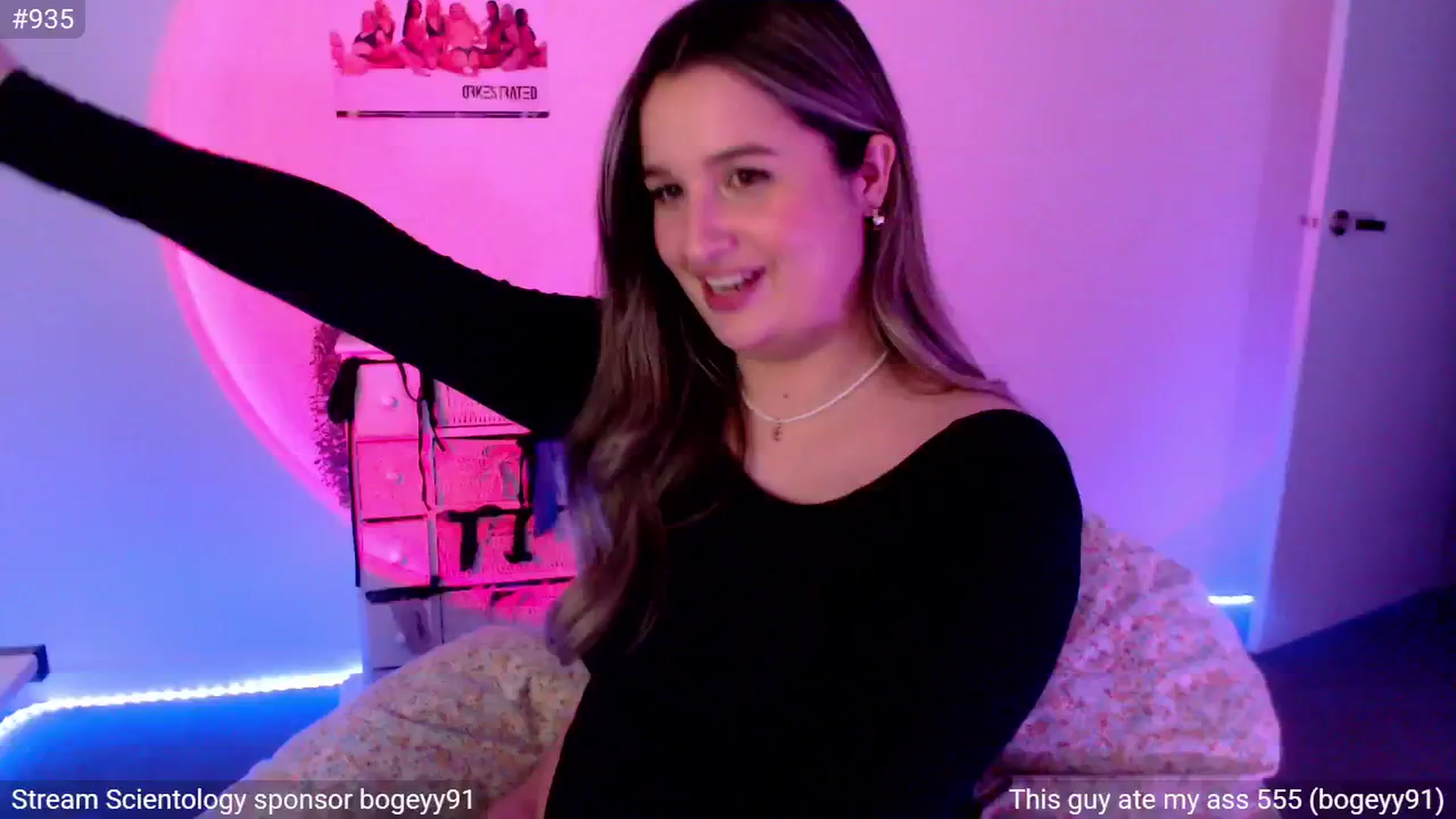 Gallery image thumbnail from StonksRoom's myfreecams stream on, 07/13/2024, 14:22 image 11 of 20