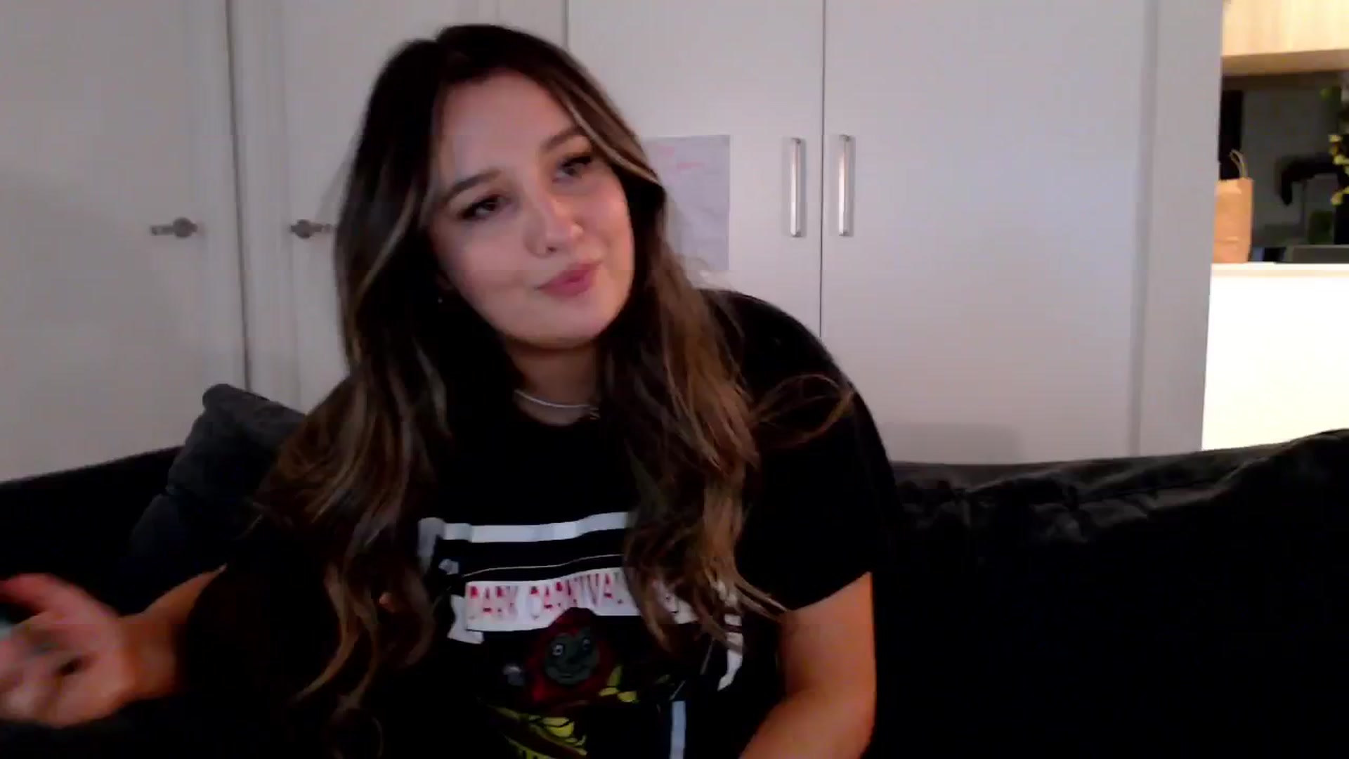 Gallery image thumbnail from StonksRoom's myfreecams stream on, 11/22/2024, 15:07 image 4 of 20